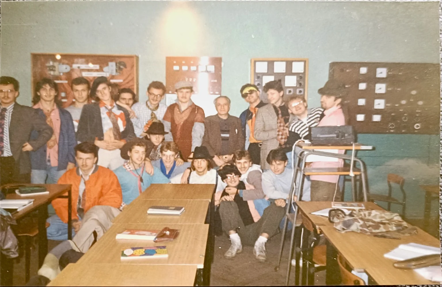 Grupa uczniów technikum podczas nagrania